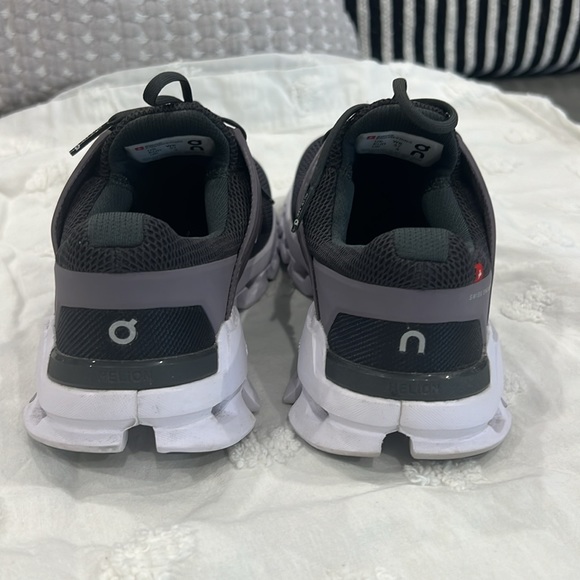 ON Cloudswift Sneakers SZ 6 women Shark / Shadow - Picture 4 of 15